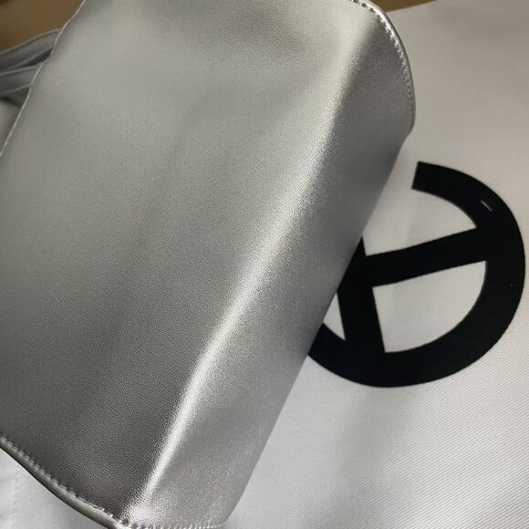 💖💖Telfar Shopping Bag Silver New - Picture 4 of 4